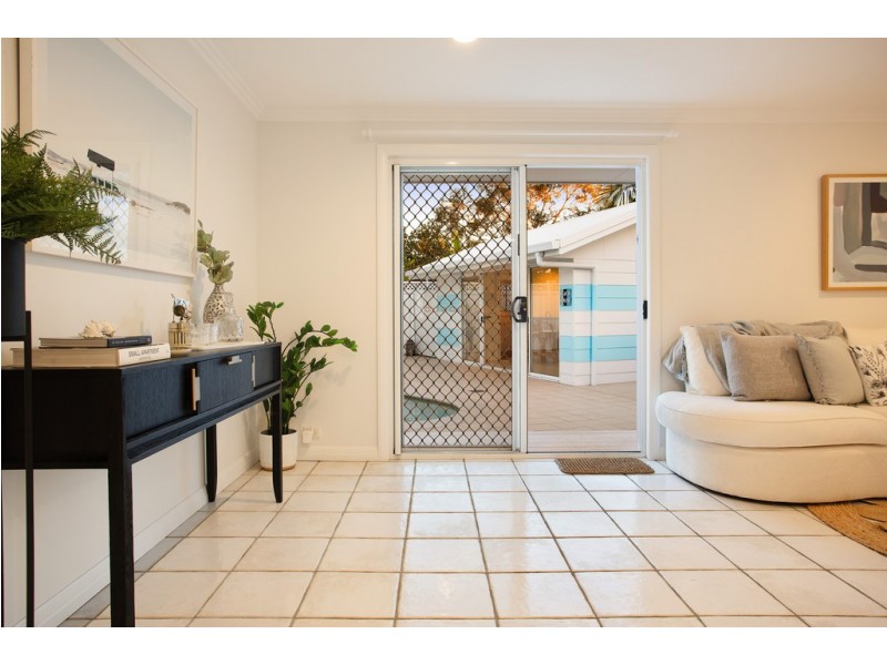 20 Pipit Parade, Burleigh Waters QLD 4220