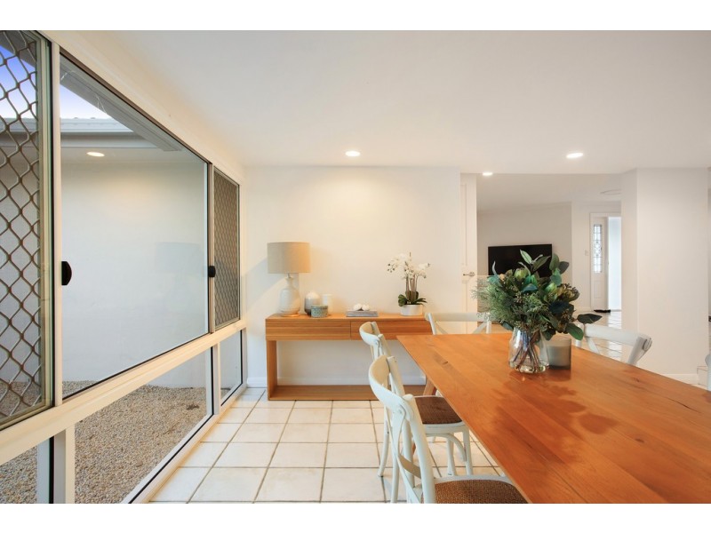 20 Pipit Parade, Burleigh Waters QLD 4220
