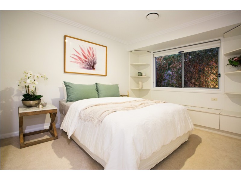 20 Pipit Parade, Burleigh Waters QLD 4220