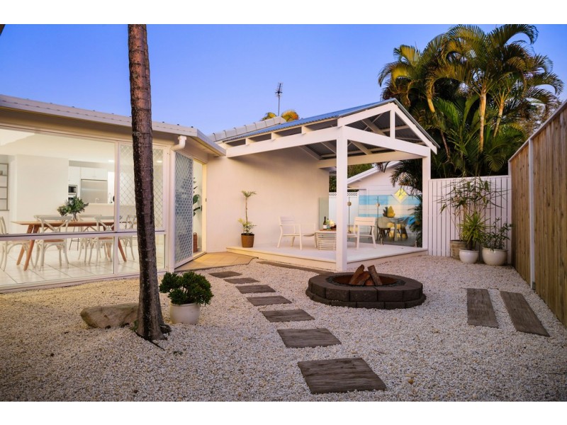 20 Pipit Parade, Burleigh Waters QLD 4220