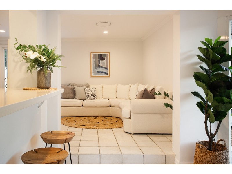 20 Pipit Parade, Burleigh Waters QLD 4220