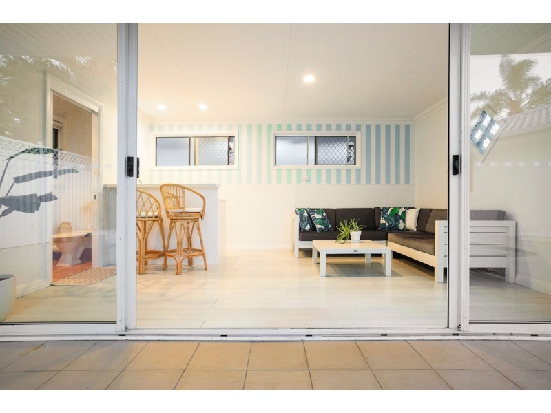 20 Pipit Parade, Burleigh Waters QLD 4220