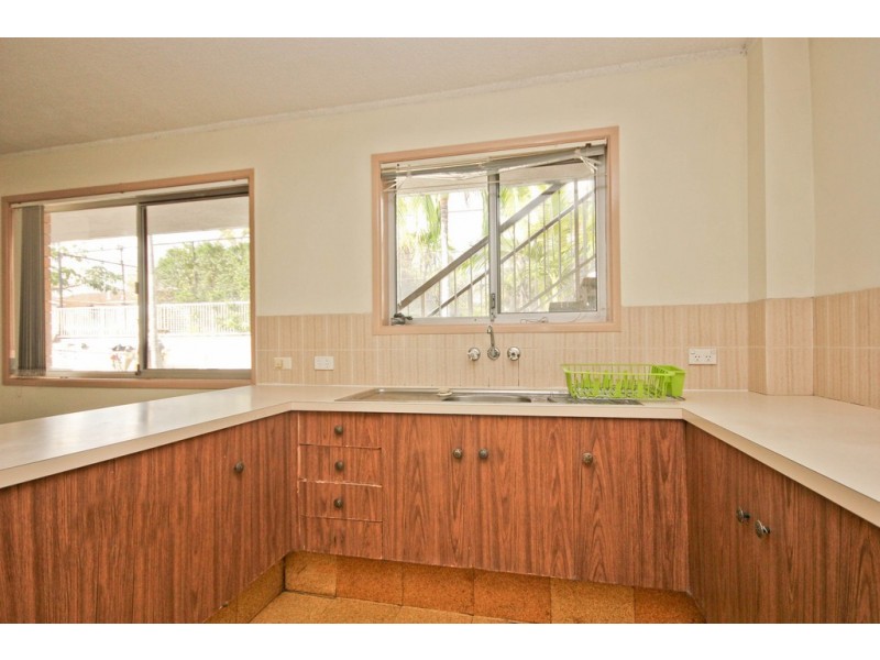 1/16 Anne Avenue, Broadbeach QLD 4218