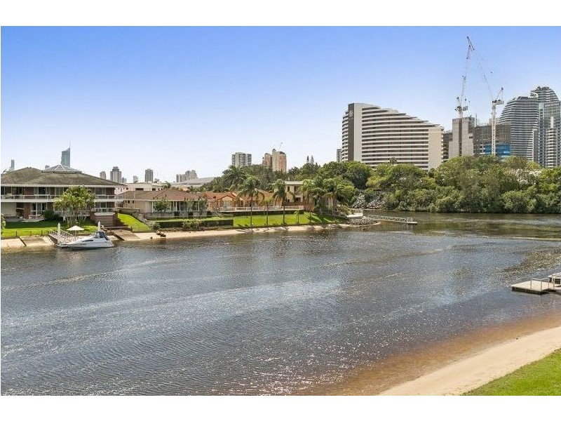 5/25-27 Hooker Blvd, Broadbeach Waters QLD 4218