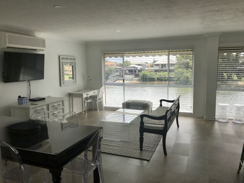 5/25-27 Hooker Blvd, Broadbeach Waters QLD 4218