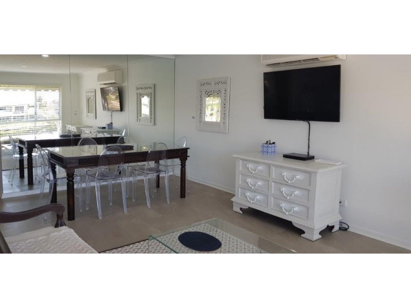 5/25-27 Hooker Blvd, Broadbeach Waters QLD 4218