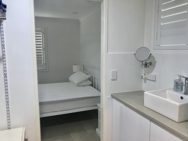5/25-27 Hooker Blvd, Broadbeach Waters QLD 4218