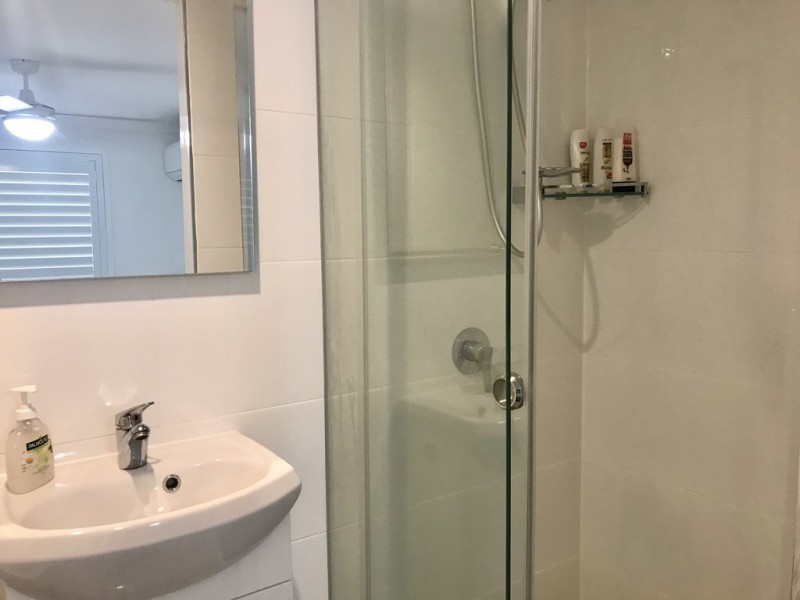 5/25-27 Hooker Blvd, Broadbeach Waters QLD 4218