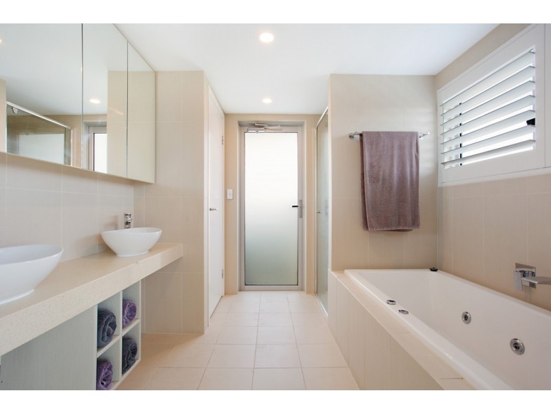 25/53 Darrambal Street, Surfers Paradise QLD 4217