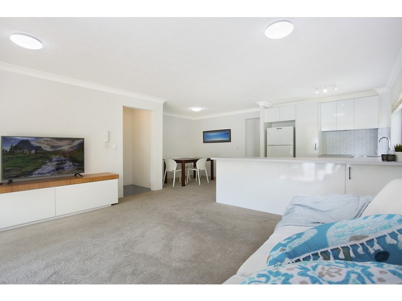 4 ‘Summerset’ 18 First Avenue, Broadbeach QLD 4218