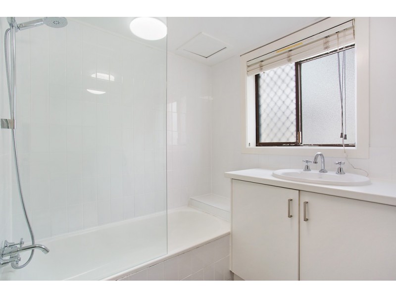 4 ‘Summerset’ 18 First Avenue, Broadbeach QLD 4218