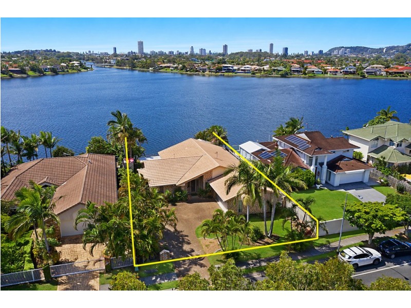 69 Cassowary Drive, Burleigh Waters QLD 4220