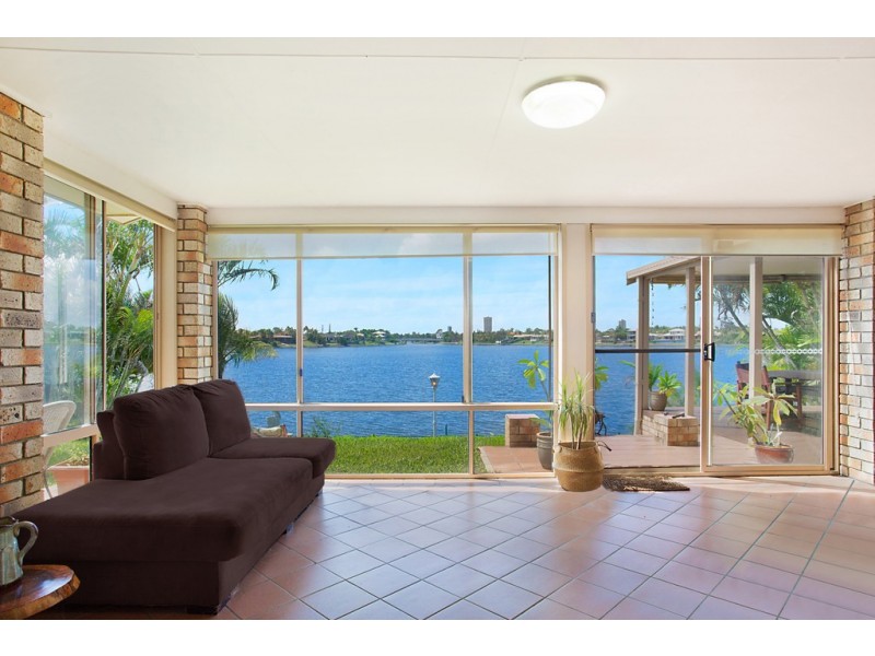 69 Cassowary Drive, Burleigh Waters QLD 4220