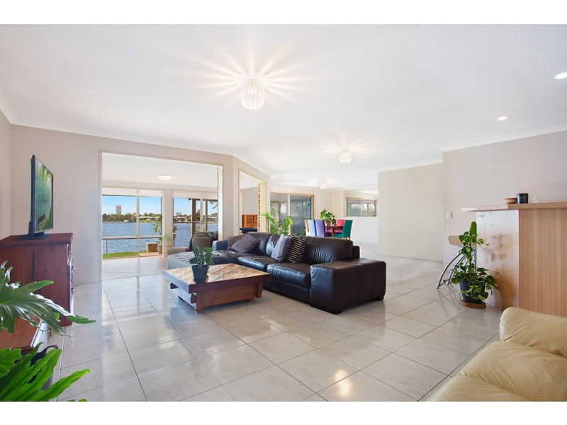69 Cassowary Drive, Burleigh Waters QLD 4220