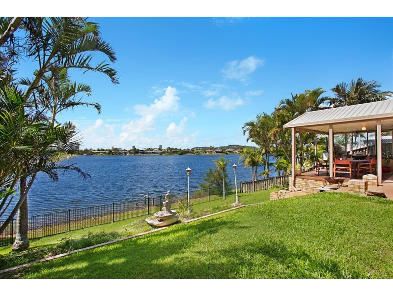 69 Cassowary Drive, Burleigh Waters QLD 4220