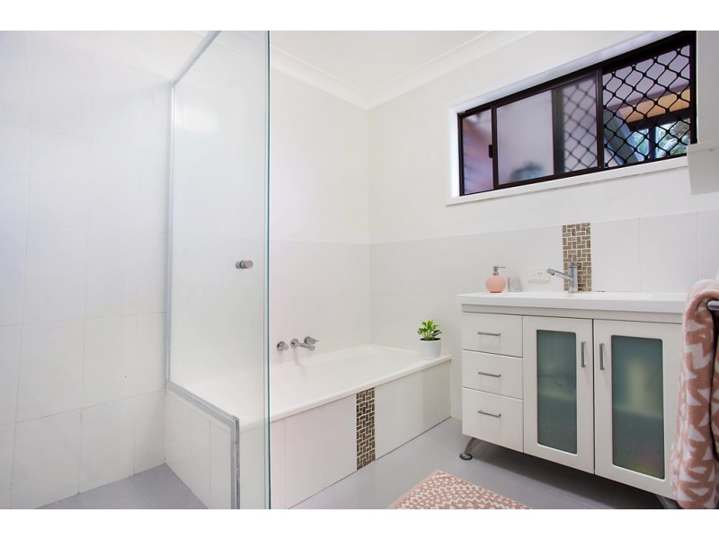 44 Treeview Drive, Burleigh Waters QLD 4220
