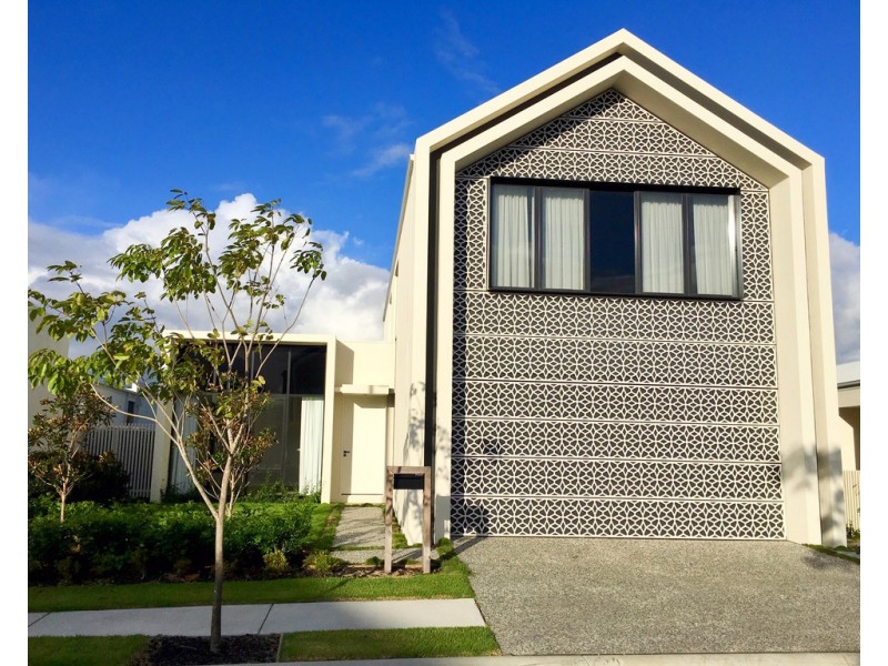 22 Sanctuary Court, Mermaid Waters QLD 4218