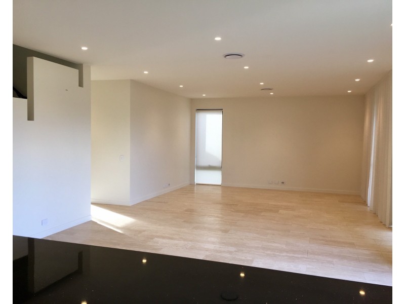 22 Sanctuary Court, Mermaid Waters QLD 4218