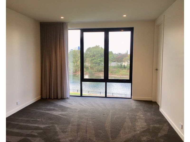 22 Sanctuary Court, Mermaid Waters QLD 4218