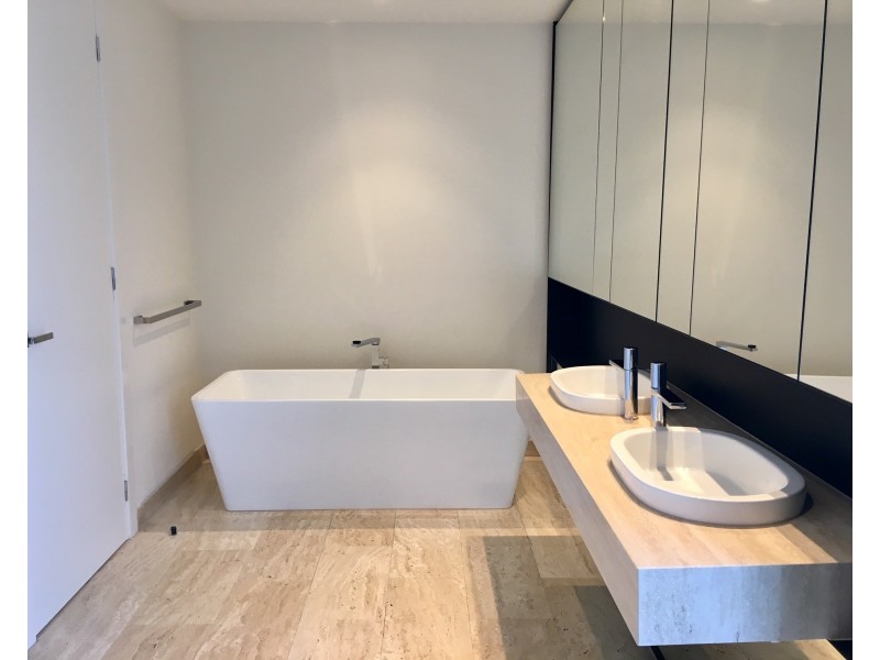 22 Sanctuary Court, Mermaid Waters QLD 4218