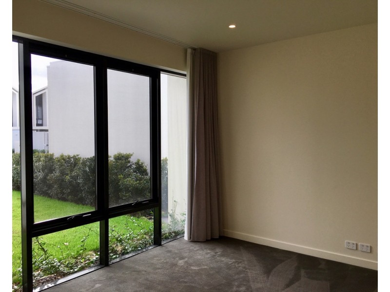 22 Sanctuary Court, Mermaid Waters QLD 4218