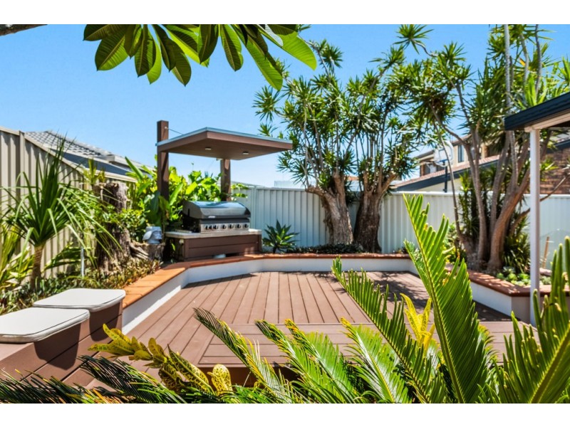 61 Dunlin Drive, Burleigh Waters QLD 4220