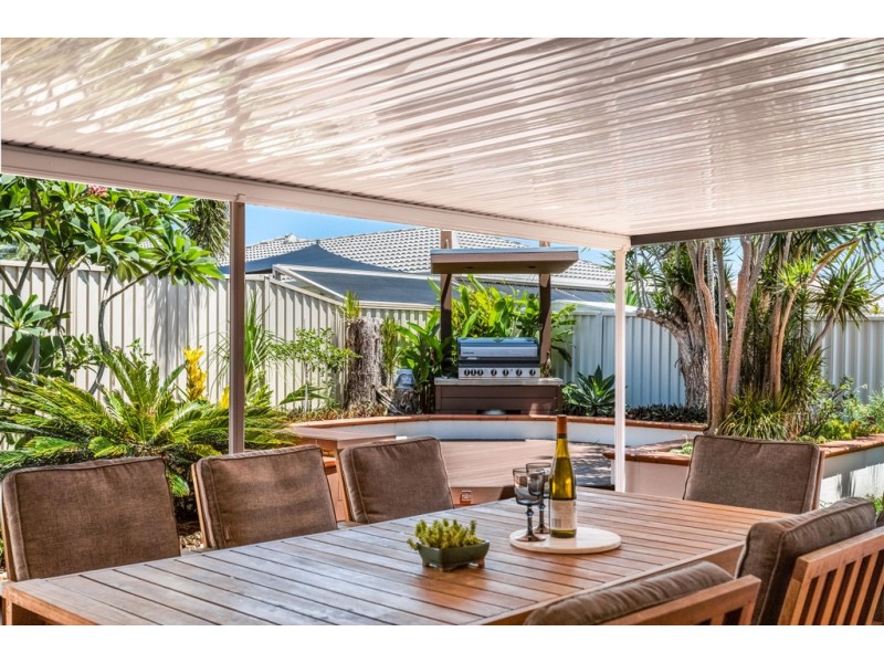 61 Dunlin Drive, Burleigh Waters QLD 4220