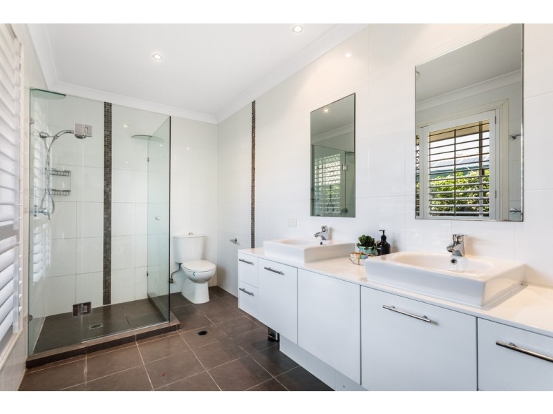 61 Dunlin Drive, Burleigh Waters QLD 4220