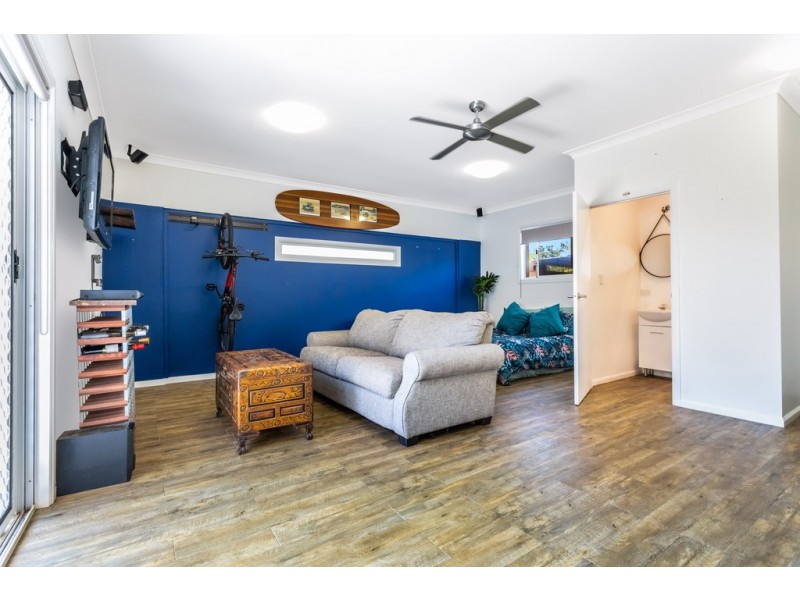 61 Dunlin Drive, Burleigh Waters QLD 4220