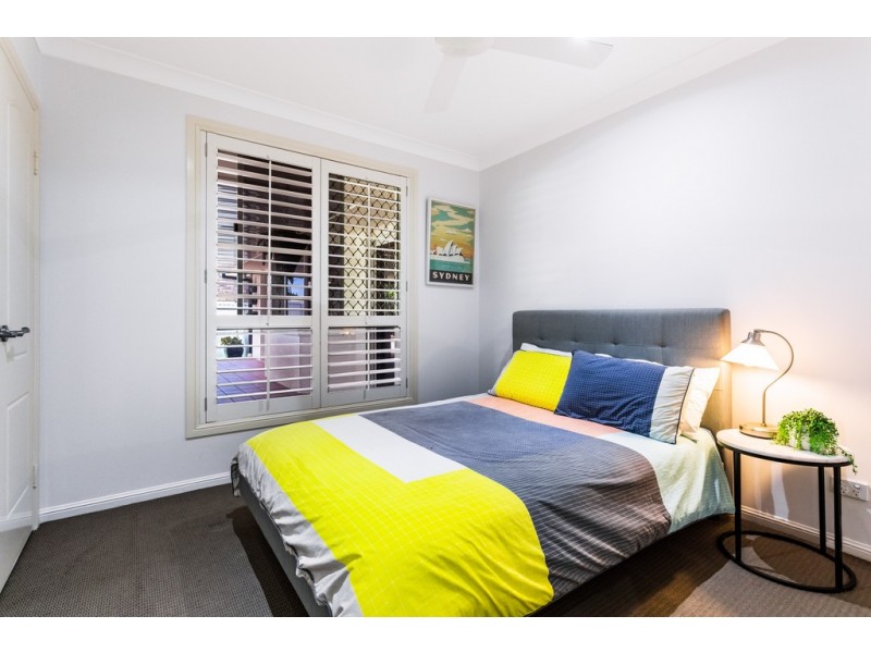 61 Dunlin Drive, Burleigh Waters QLD 4220