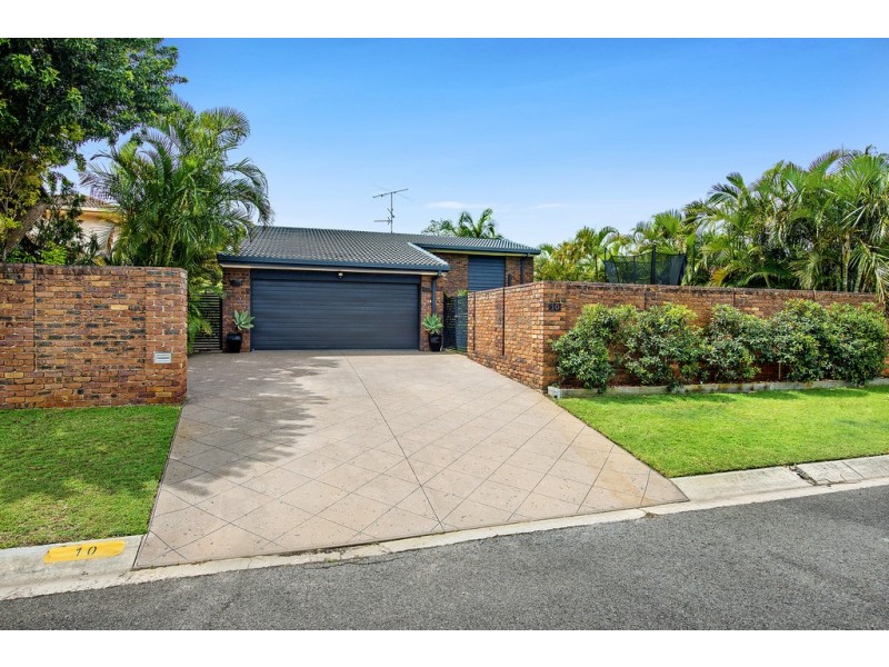10 Salacia Avenue, Mermaid Waters QLD 4218