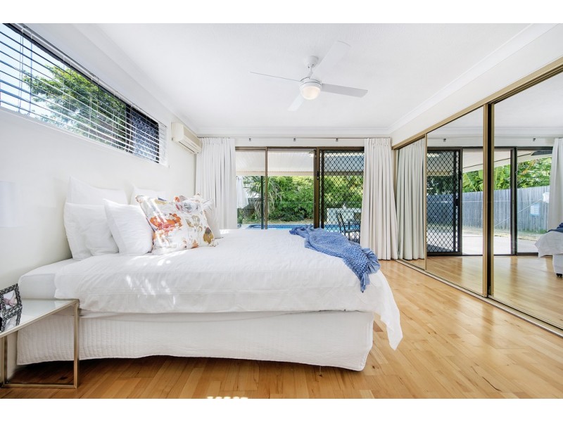 10 Salacia Avenue, Mermaid Waters QLD 4218
