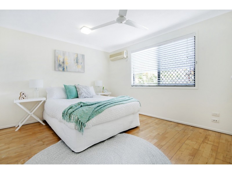 10 Salacia Avenue, Mermaid Waters QLD 4218