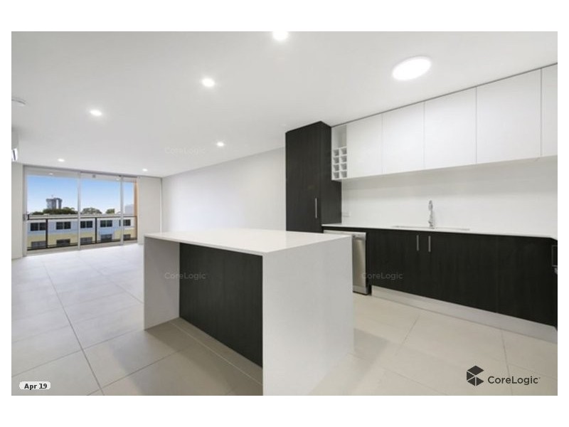 502/26 Spendelove Avenue, Southport QLD 4215