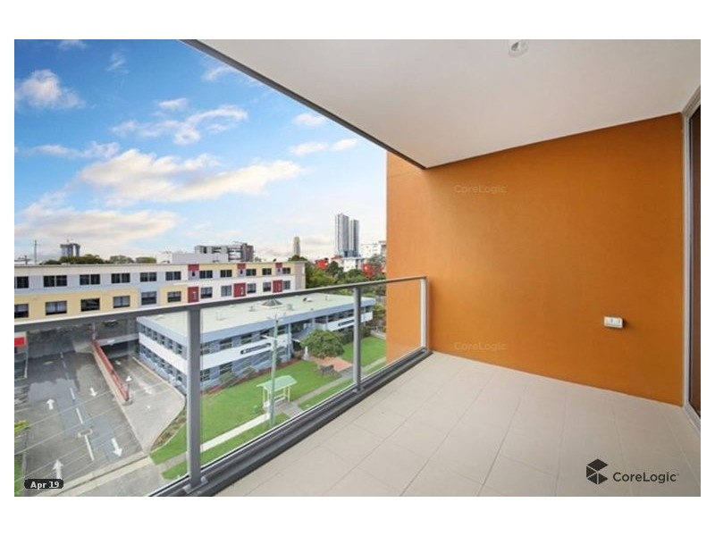 502/26 Spendelove Avenue, Southport QLD 4215