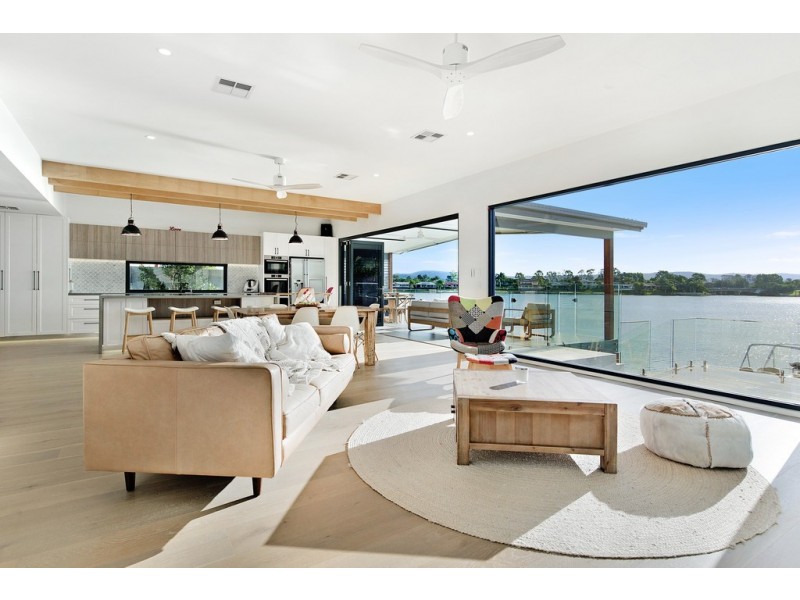 58 Dipper Drive, Burleigh Waters QLD 4220