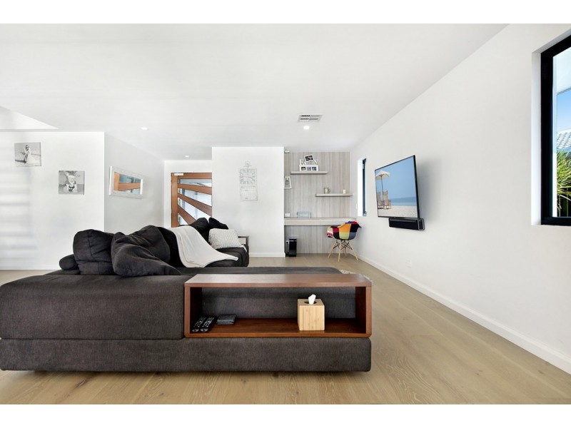 58 Dipper Drive, Burleigh Waters QLD 4220