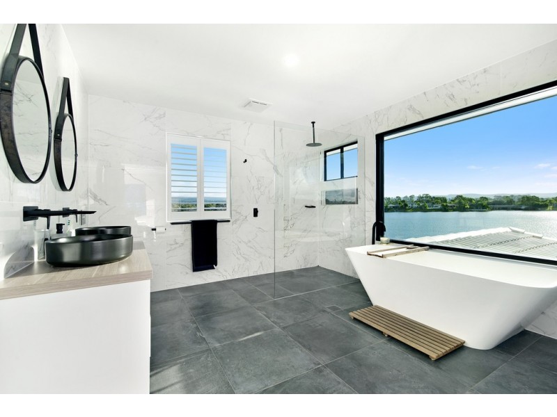 58 Dipper Drive, Burleigh Waters QLD 4220