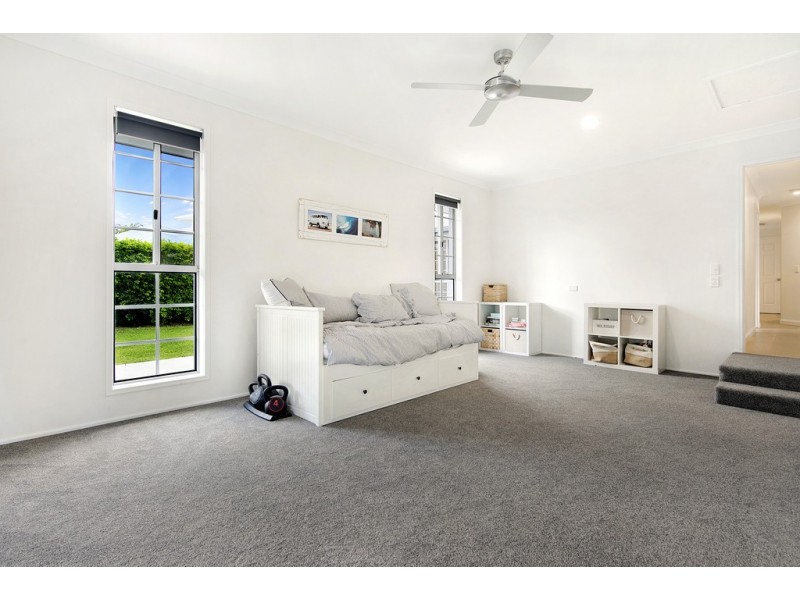 58 Dipper Drive, Burleigh Waters QLD 4220