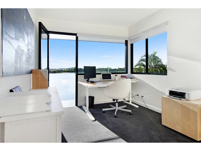 58 Dipper Drive, Burleigh Waters QLD 4220