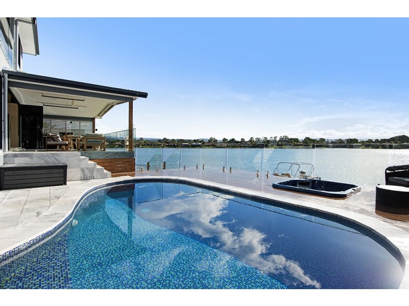 58 Dipper Drive, Burleigh Waters QLD 4220