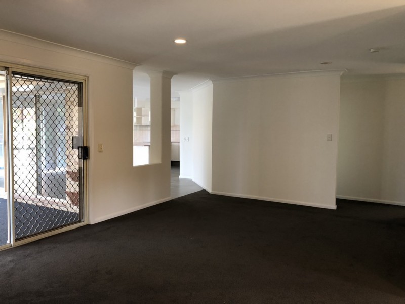 4 Maidstone Place, Parkwood QLD 4214