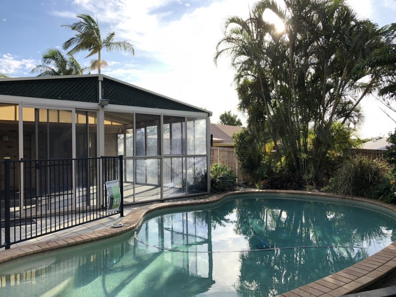 4 Maidstone Place, Parkwood QLD 4214