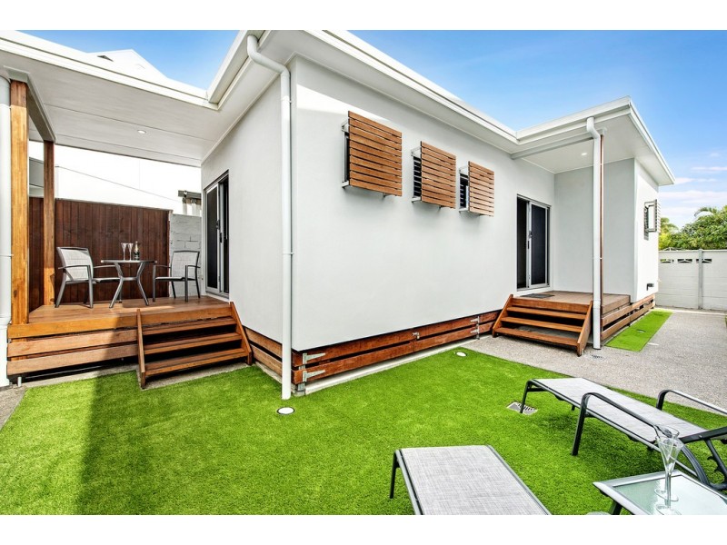 4C Sarasota Key, Broadbeach Waters QLD 4218