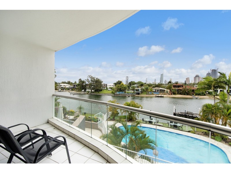 2D ‘The Arc’ 11 Eady Avenue, Broadbeach Waters QLD 4218