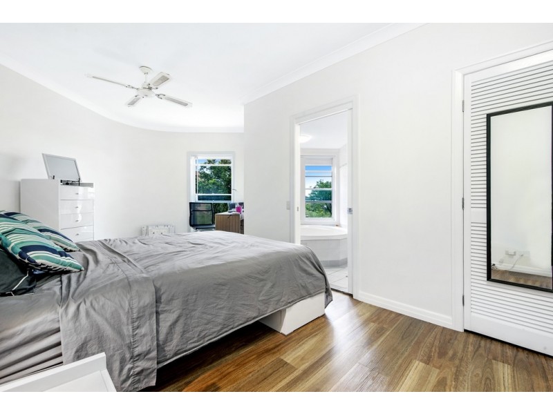 2D ‘The Arc’ 11 Eady Avenue, Broadbeach Waters QLD 4218