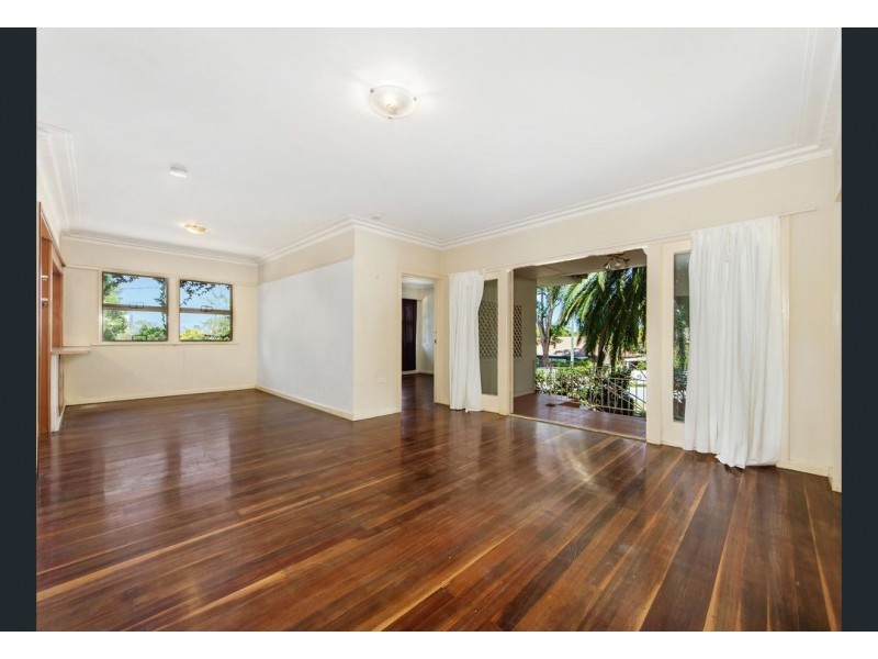67 Falconer Street, Southport QLD 4215