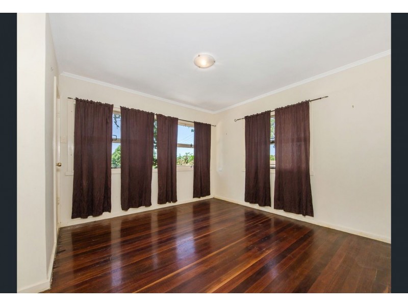 67 Falconer Street, Southport QLD 4215