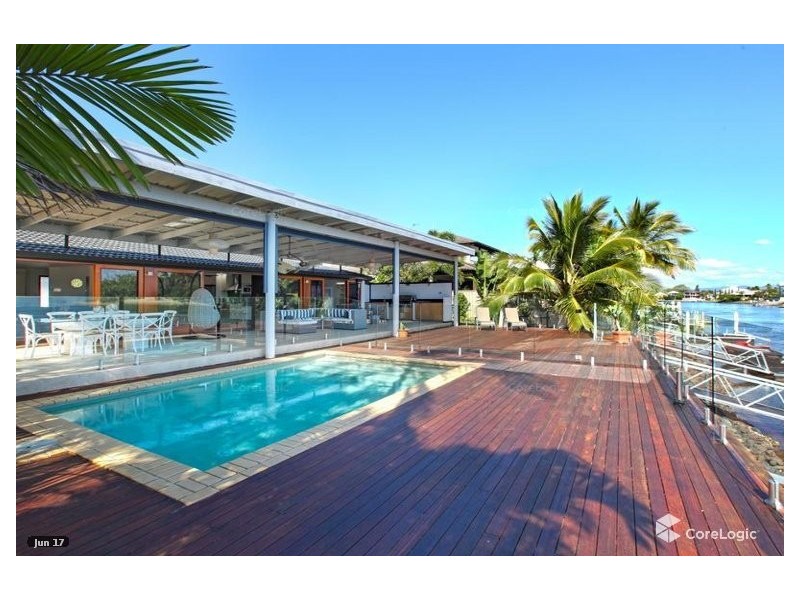 5 Savoy Drive, Broadbeach Waters QLD 4218
