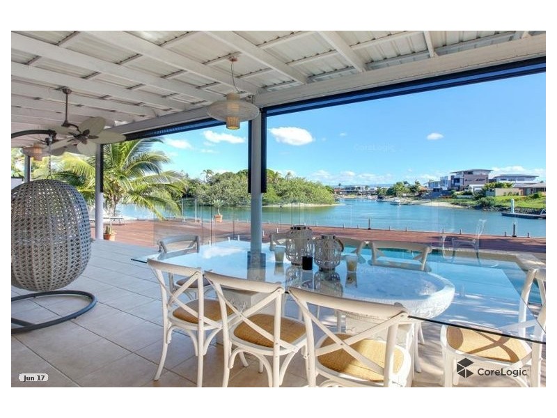 5 Savoy Drive, Broadbeach Waters QLD 4218